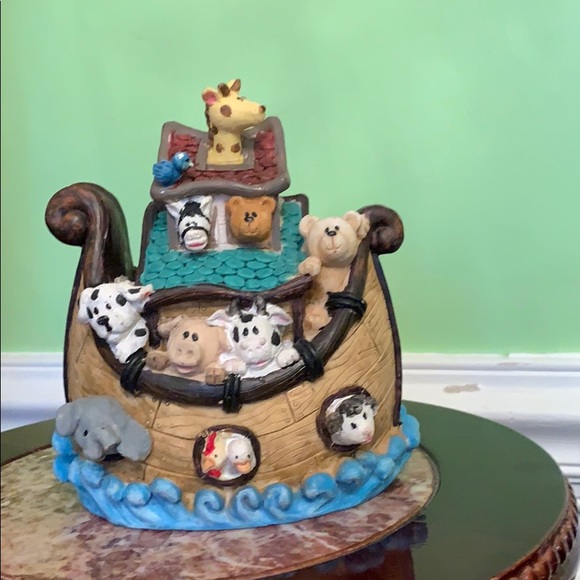 Noah’s Ark piggy bank Missing stopper. - Picture 2 of 4